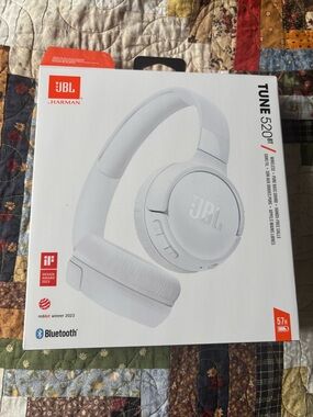 JBL Tune 520BT Wireless Headphones - White